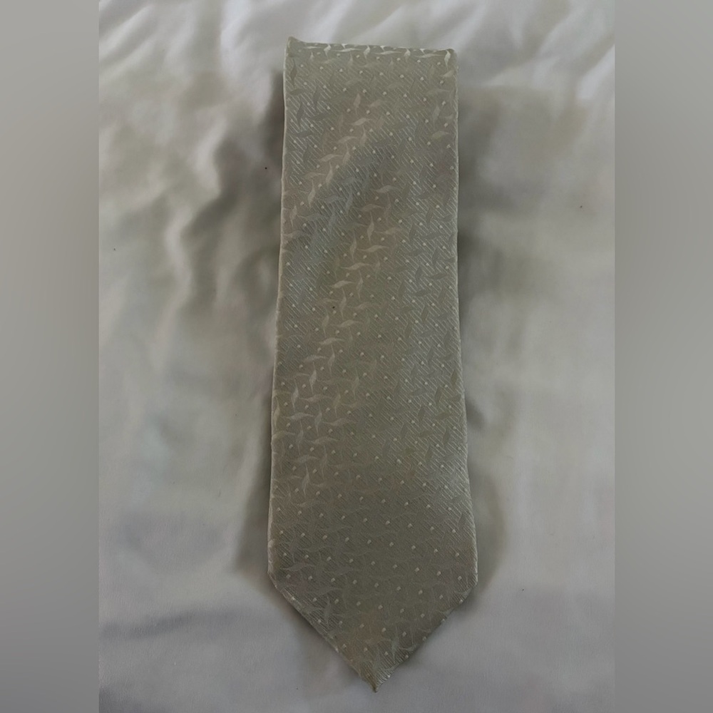 Giorgio Armani Silver Textured Men’s Neck Tie Made in Italy Silk Blend